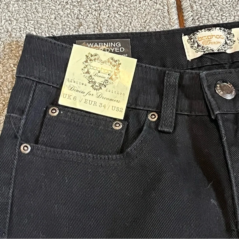 Boohoo Jeans Womens Size 2 Black Distressed Helena Mom Jean Denim Cotton NWT - Picture 5 of 11